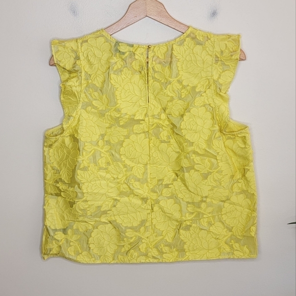 Who What Wear | Yellow Floral Ruffle Sleeve Top Size Medium - Picture 6 of 7